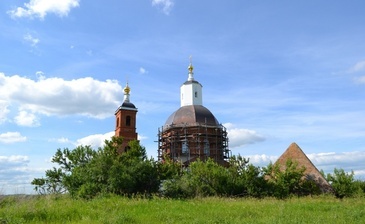 Коттеджный поселок расположен недалеко от памятника архитектуры "Сабуровская крепость"