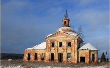 В нескольких шагах от Лаптево находится старинная церковь святителя Николая Чудотворца.
